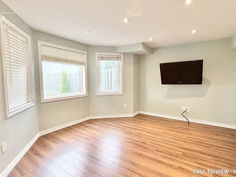 569 Blythwood Sq #2 — Photo 7