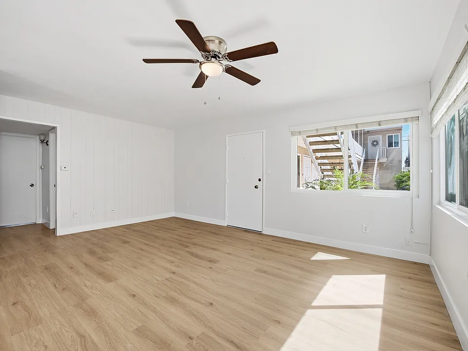 4559 Campus Ave #1