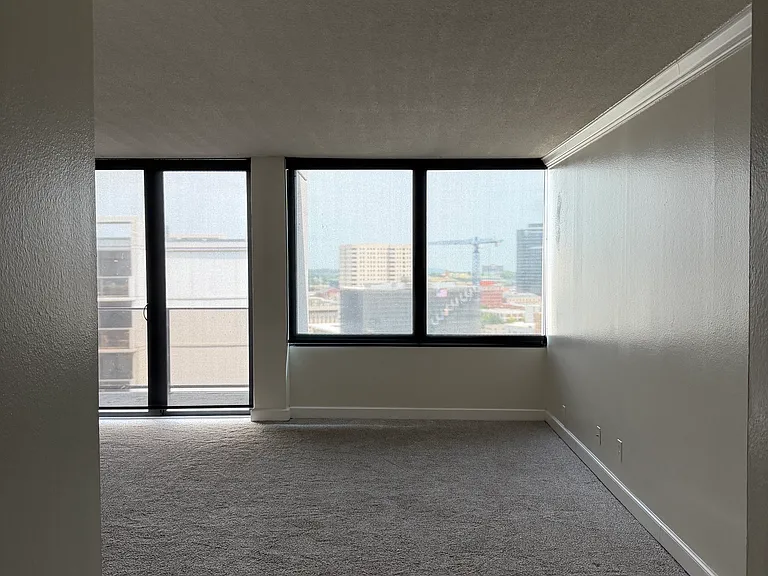 410 W 7th St #2024 — Photo 1