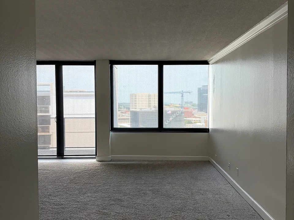 410 W 7th St #2024