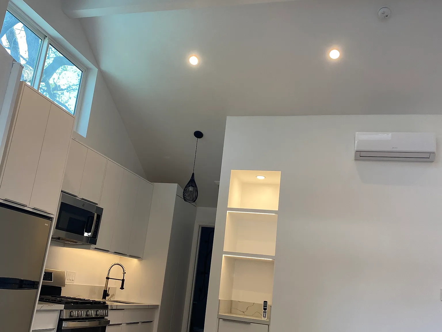 1 bed, 600 sqft, $3,850 — Photo 2