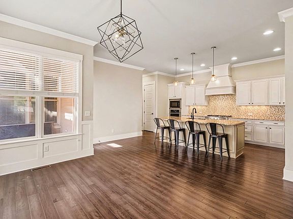 4th image of 1613A Glen Echo Rd