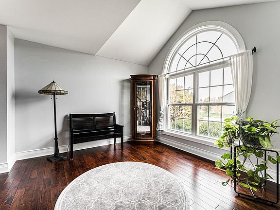 5th image of 2711 Leonard Ln