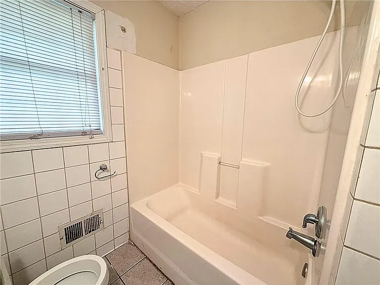 6424 Monica Dr — Photo 12