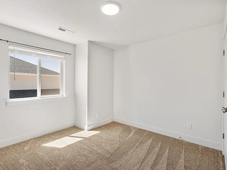 917 N 100 W — Photo 7