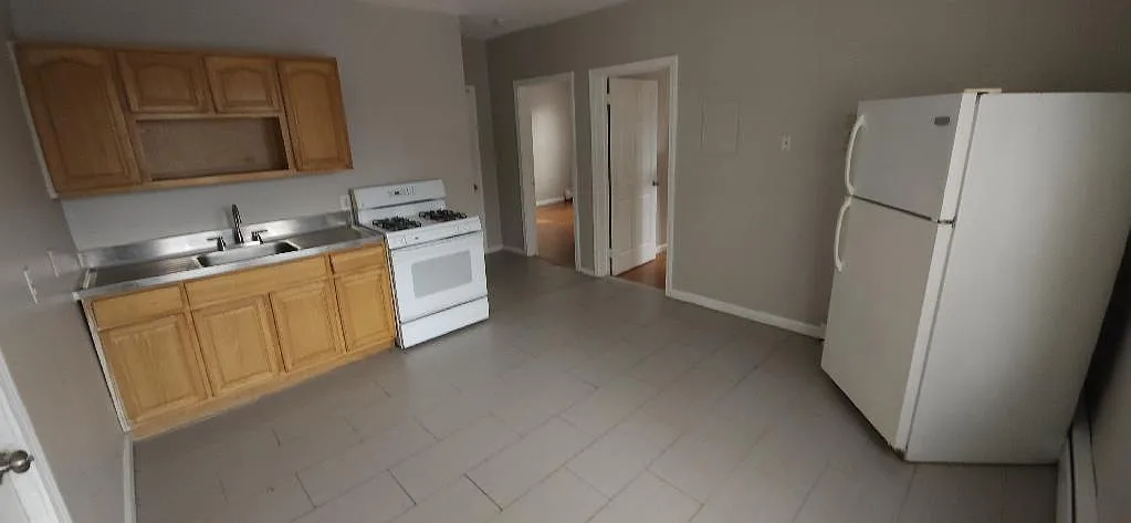 1 bed, 850 sqft, $1,049 — Photo 1