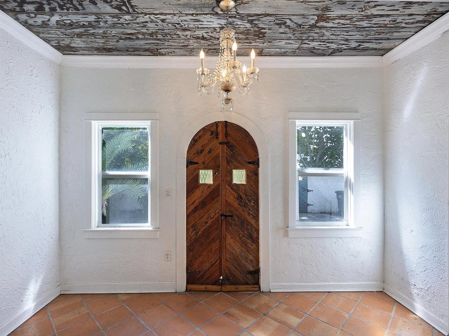 7 bed, 4.5 bath, 3796 sqft, $17,000 — Photo 4