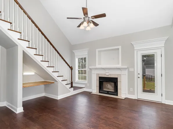 238 Manor Ave, Selma, NC 27576