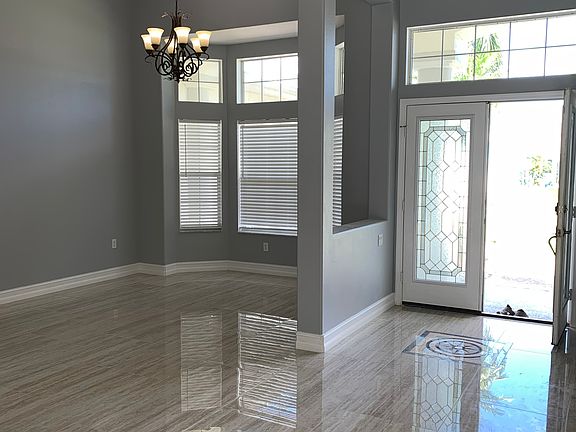 2nd image of 1305 York Cir