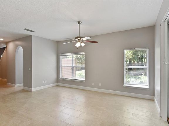 4th image of 526 Pinebranch Cir