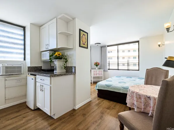 444 Niu St APT 1003, Honolulu, HI 96815