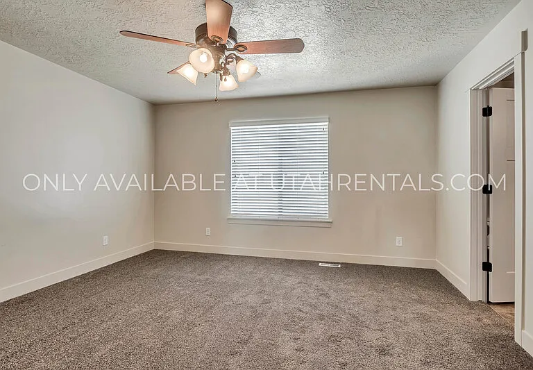 352 W 530 S — Photo 5