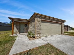 12001 SW 34th St, Mustang, OK 73064