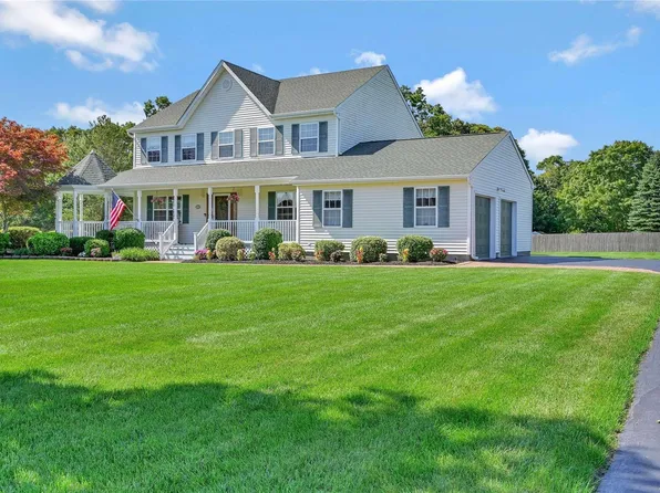 107 Hidden Pond Path, Wading River, NY 11792