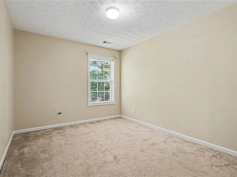 375 Clairidge Ln — Photo 20