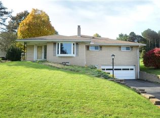 3 Dendron Dr, Coraopolis, PA 15108