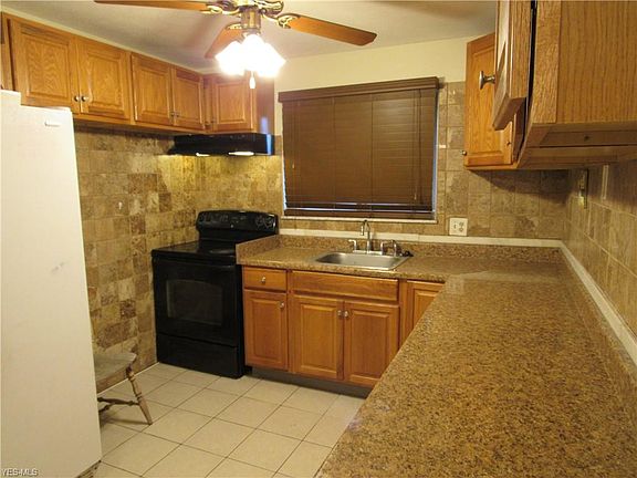 4th image of 24635 Clareshire Dr APT 202
