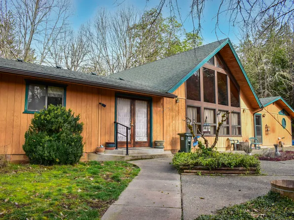 1921 Foots Creek Rd, Gold Hill, OR 97525