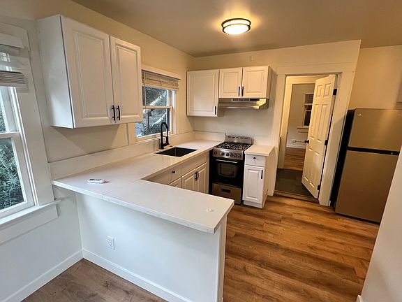 4th image of 2436 Echo Park Ave #5
