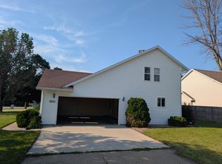 5582 Holly St, Appleton, WI 54915