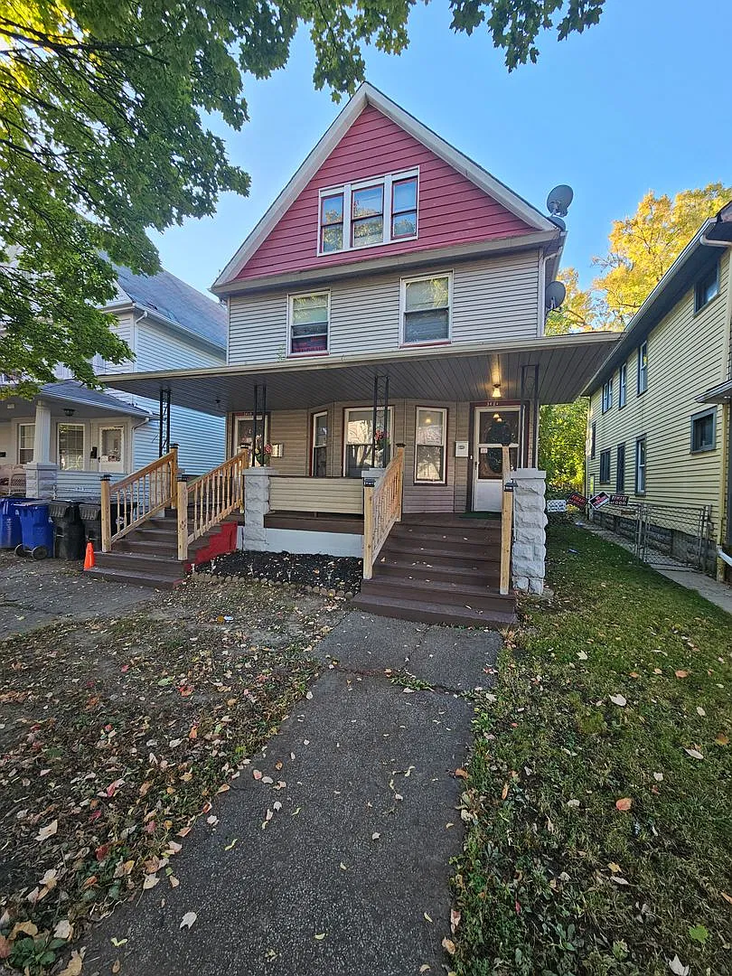 3419 Woodbridge Ave — Photo 2
