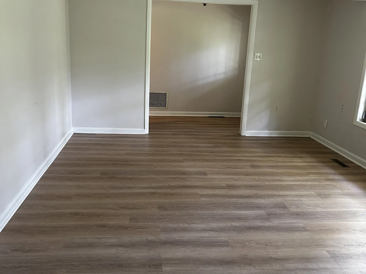 4 bed, 2.5 bath, 2447 sqft, $2,800 — Photo 4