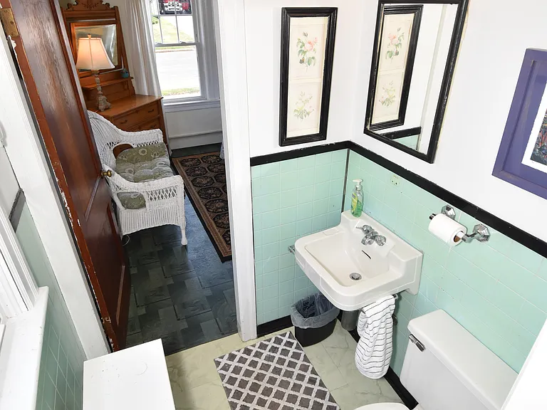 41 Caswell St — Photo 23