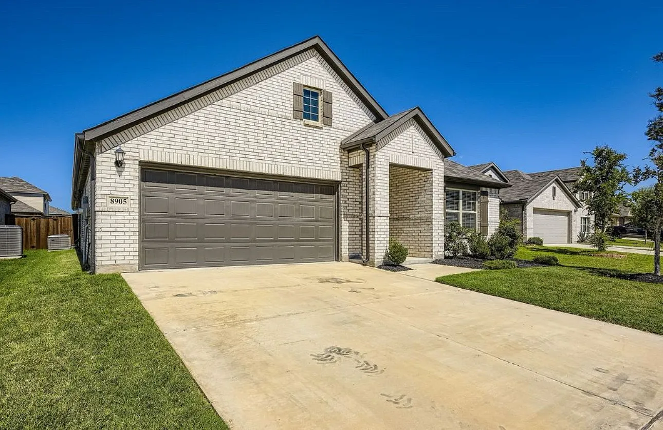 8905 Copper River Dr — Photo 3