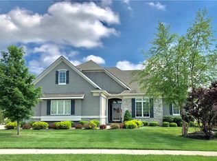 4808 S Lakewood Dr, Saint Joseph, MO 64506