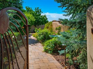 7 Nido Ln, Santa Fe, NM 87508