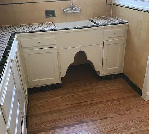 4th image of 172 Parker Ave #302
