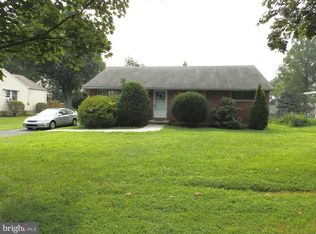 45 Holly Dr, Hatboro, PA 19040