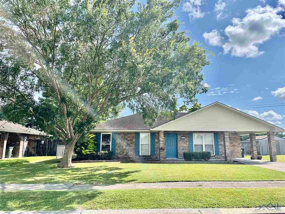 1st image of 407 S Moss Dr