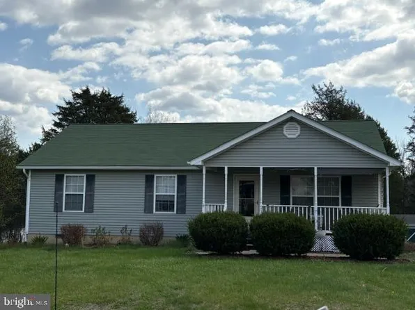 218 Baer Oak Dr, Maurertown, VA 22644