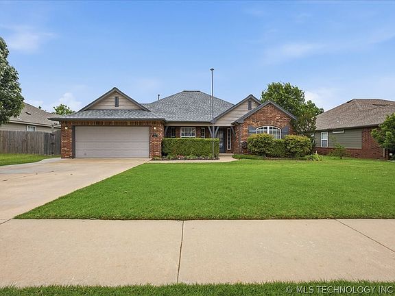 4th image of 5212 S Barr Dr W