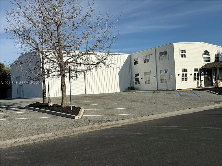 428 N Curry St — Photo 48