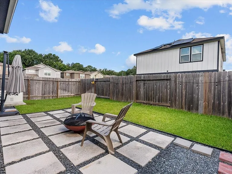 12615 Baker Bend St — Photo 32