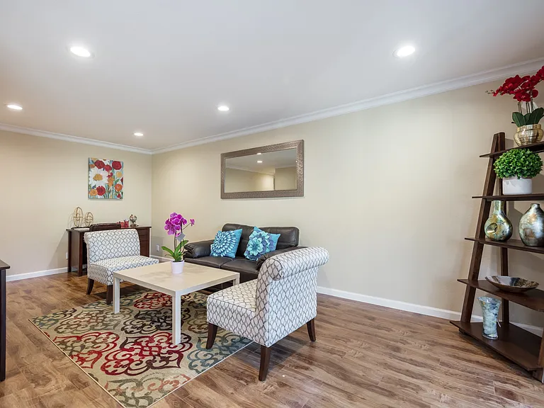 888 Golden Saratoga-Cupertino Apartment Homes — Photo 53