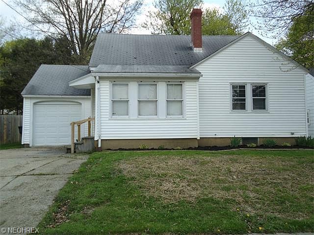 1st image of 425 N Lyman St