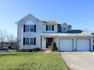 1094 White Oak Ct, Toms River, NJ 08753