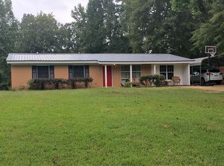 305 Magnolia St, Philadelphia, MS 39350