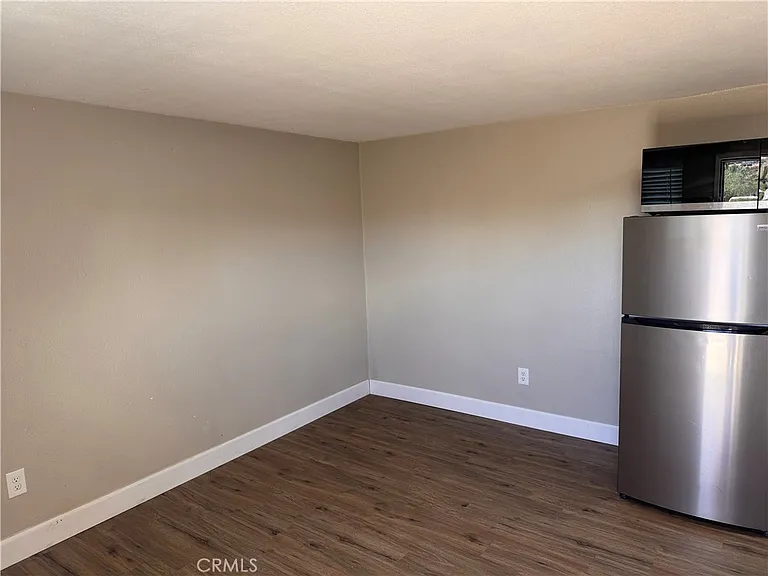 17451 Bromley Ave — Photo 5