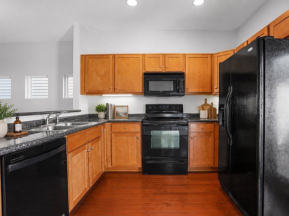 3rd image of 2318 Zermatt Ave