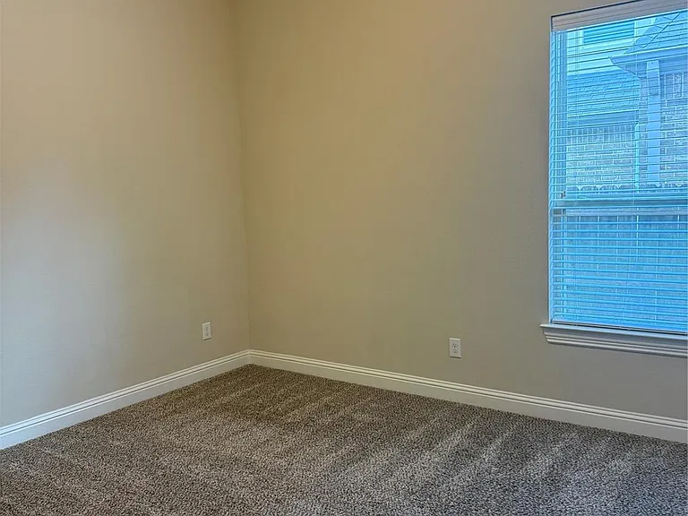 10206 S Goshawk Trl — Photo 12