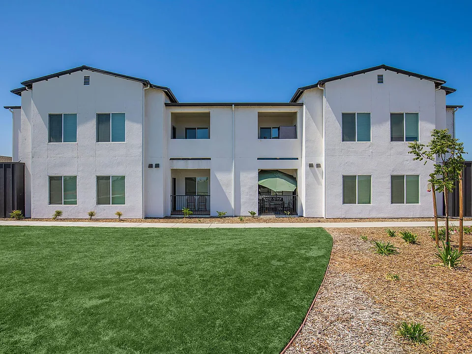 Del Rio Apartments