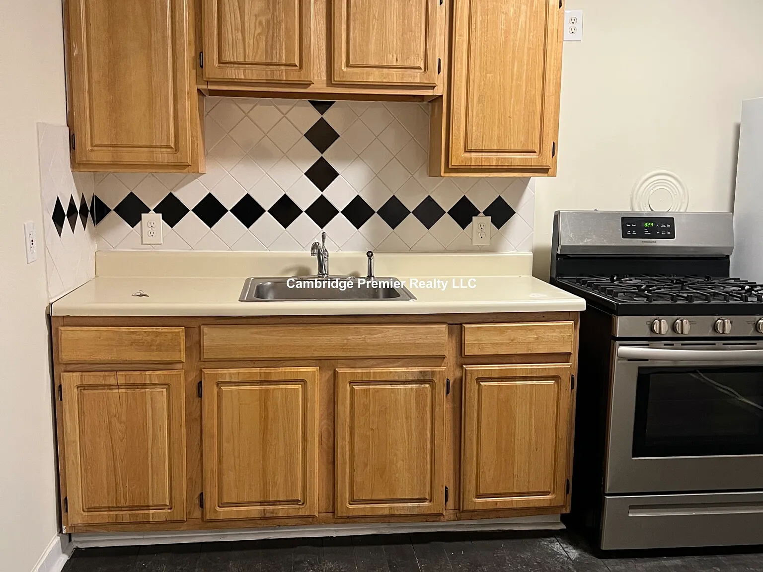 3 bed, 1200 sqft, $2,800 — Photo 4