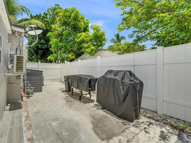 7420 Hope St — Photo 42