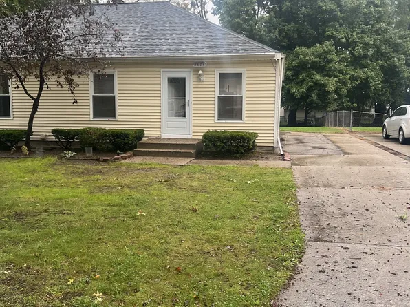5674 Christie Ave SE, Kentwood, MI 49508
