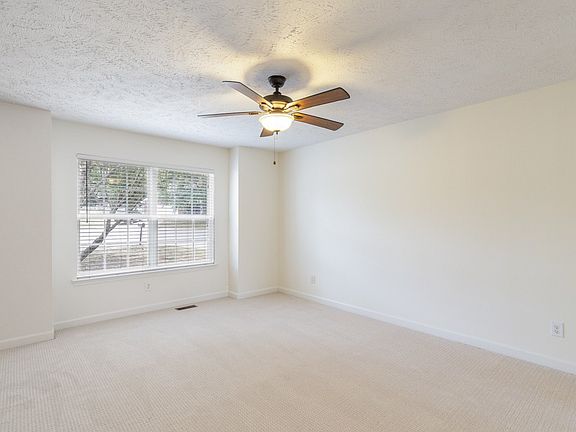 4th image of 1948 Portway Rd