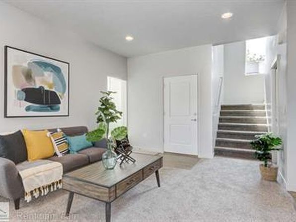 2320 S Phillippi St #1